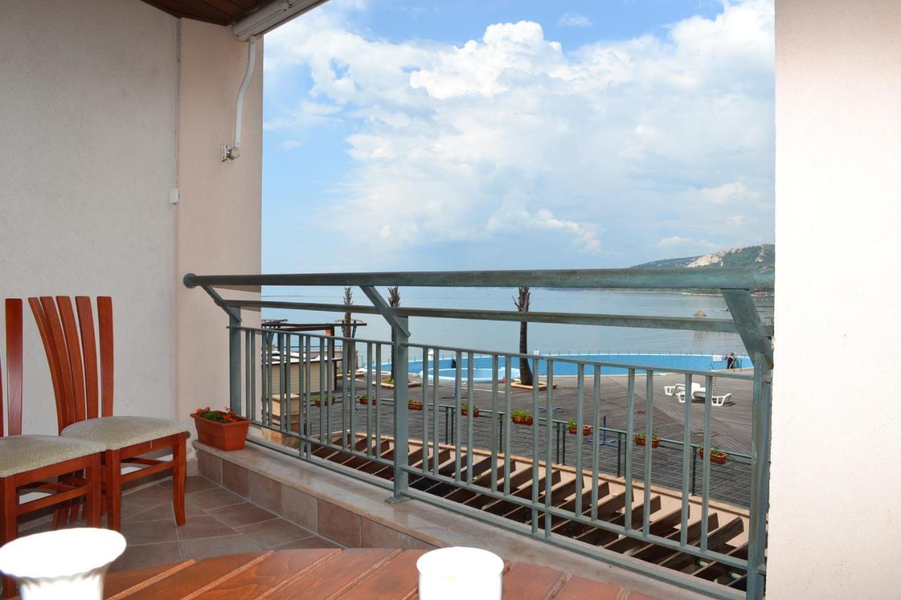 Port Balchik Apartment エクステリア 写真